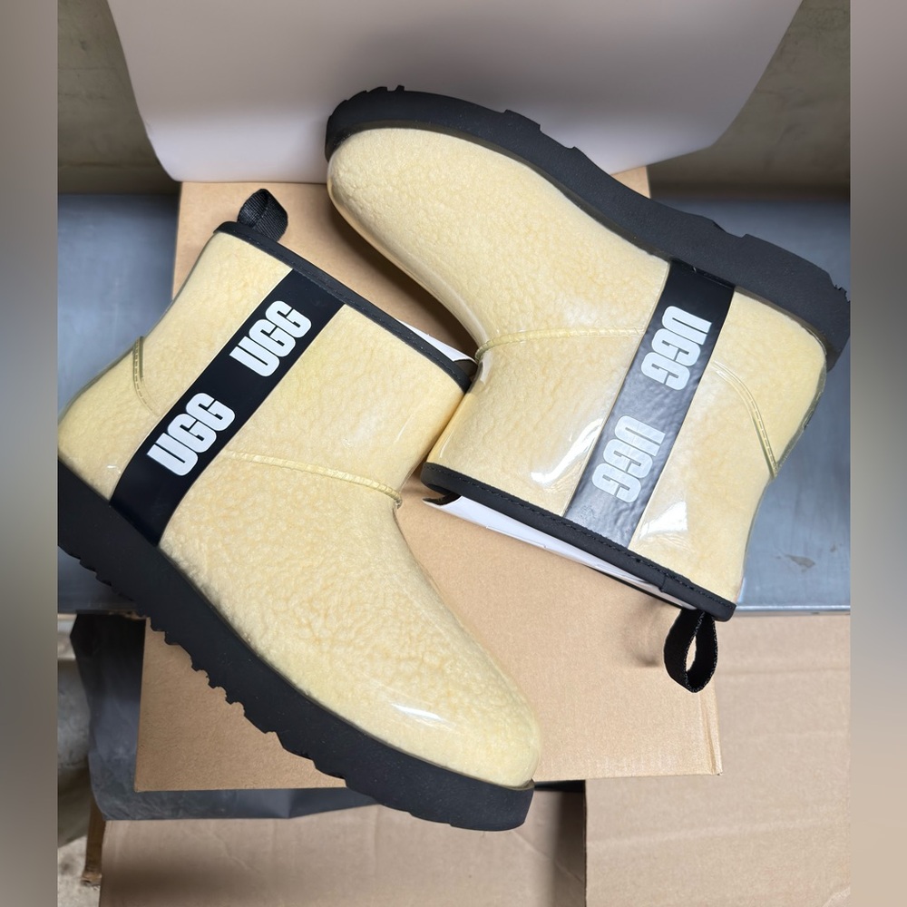 UGG Kids Classic Clear mini beige waterproof winter boot.